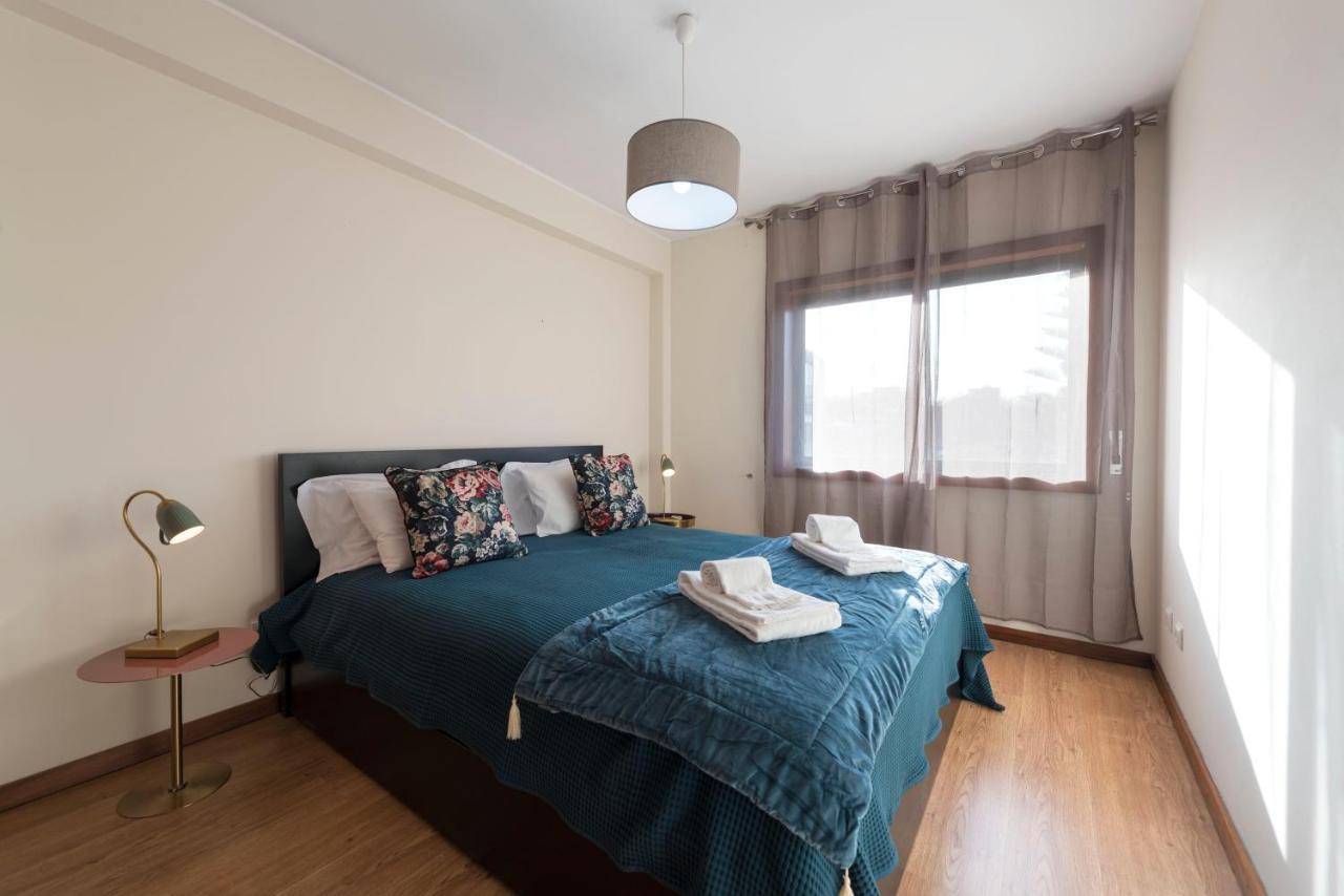 Lovelystay - Homey Feeling Flat W/ Free Parking Porto Exterior foto