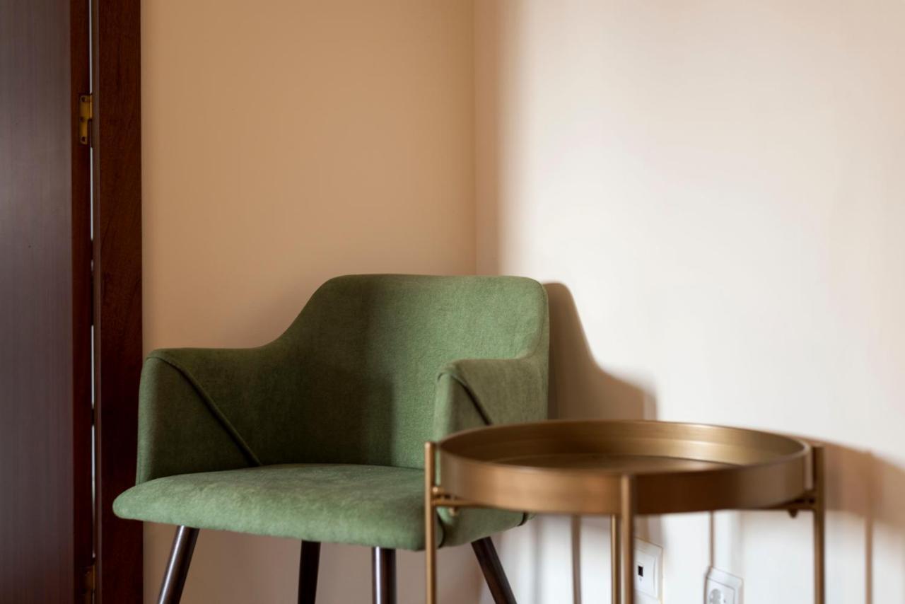Lovelystay - Homey Feeling Flat W/ Free Parking Porto Exterior foto