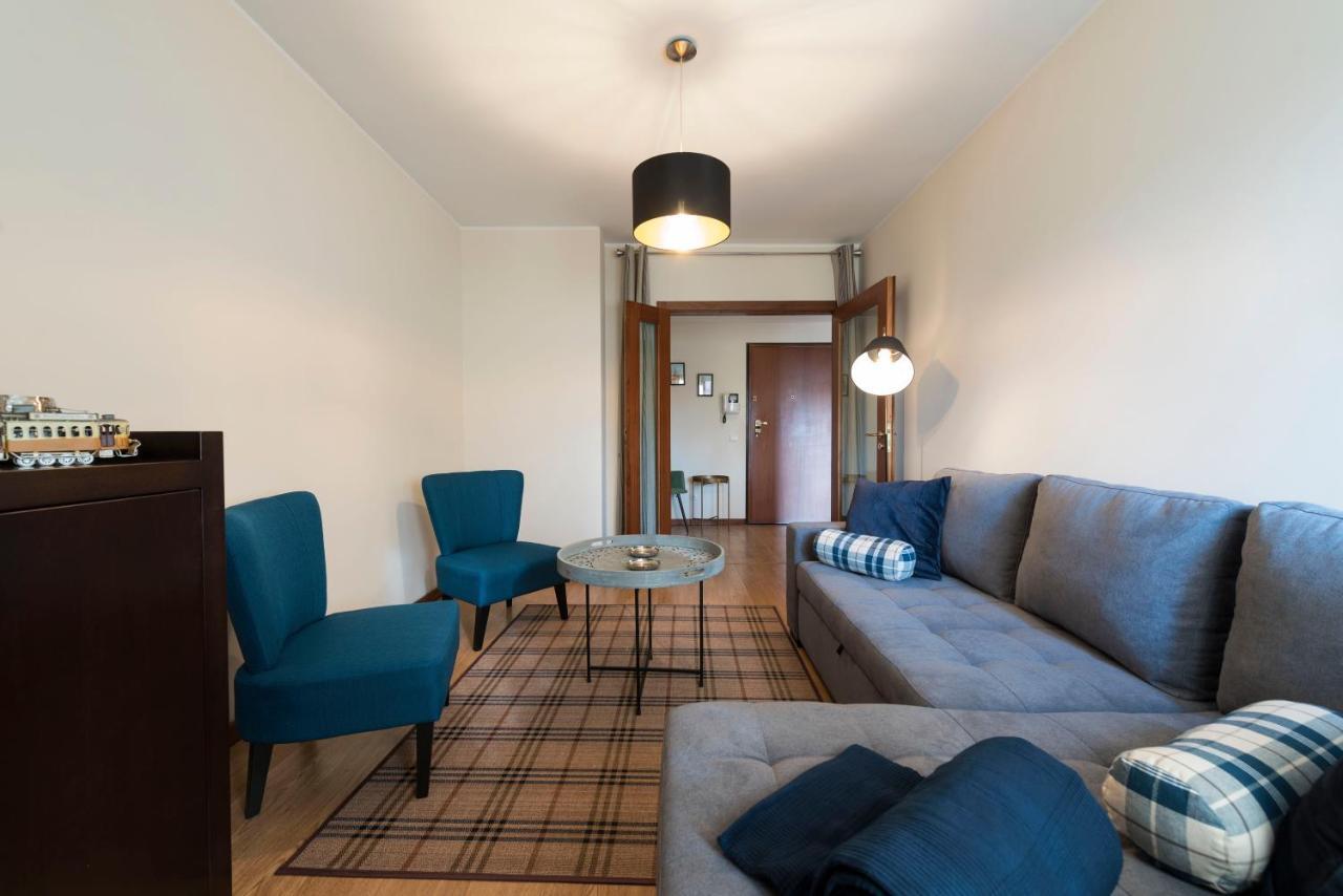 Lovelystay - Homey Feeling Flat W/ Free Parking Porto Exterior foto